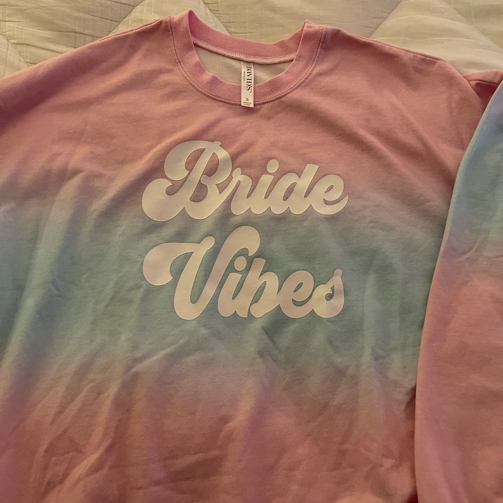 Bride Vibes sweatshirt S
